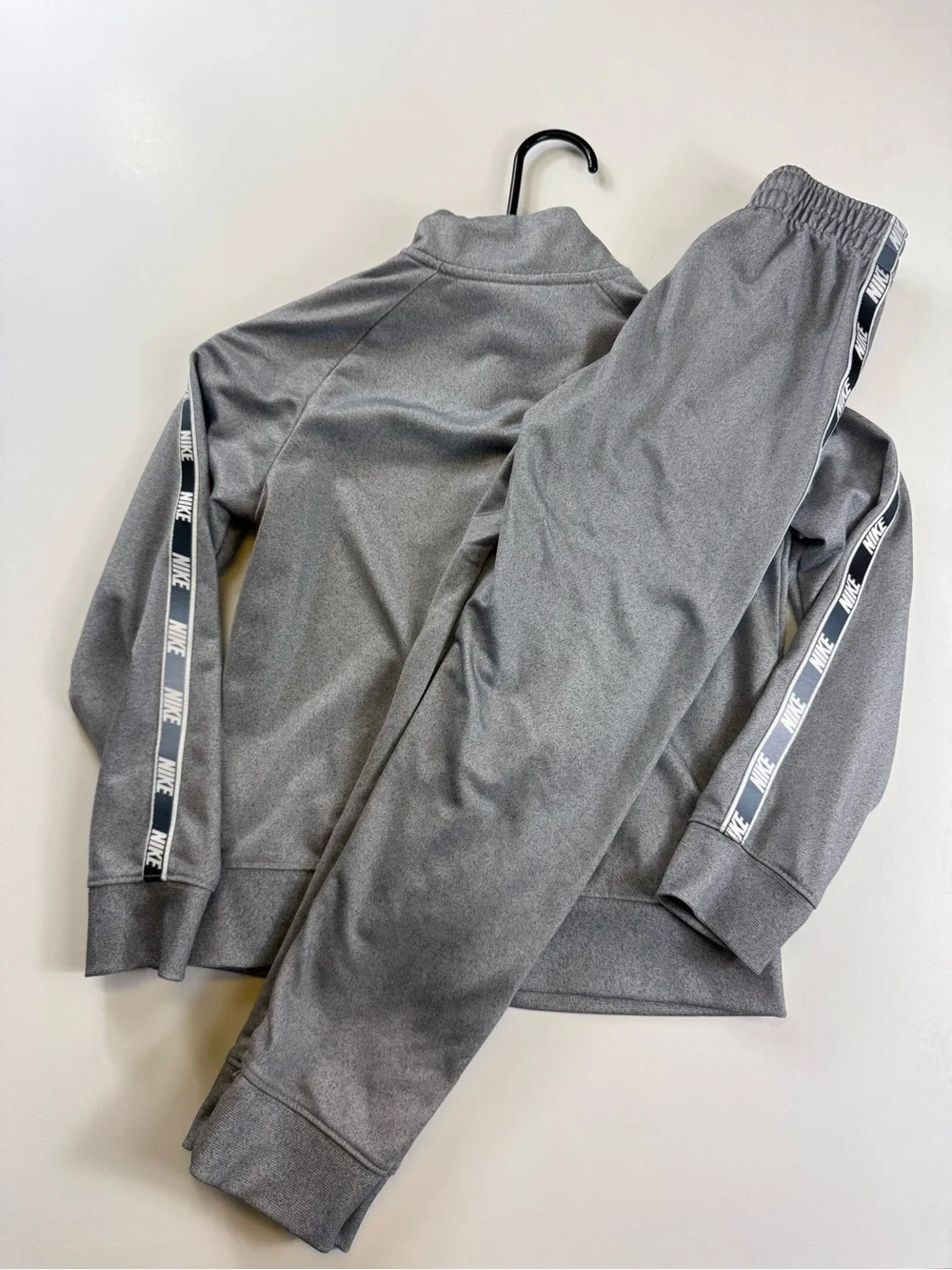 Nike boys 7 Heather Gray Performance Track Jacket with Logo